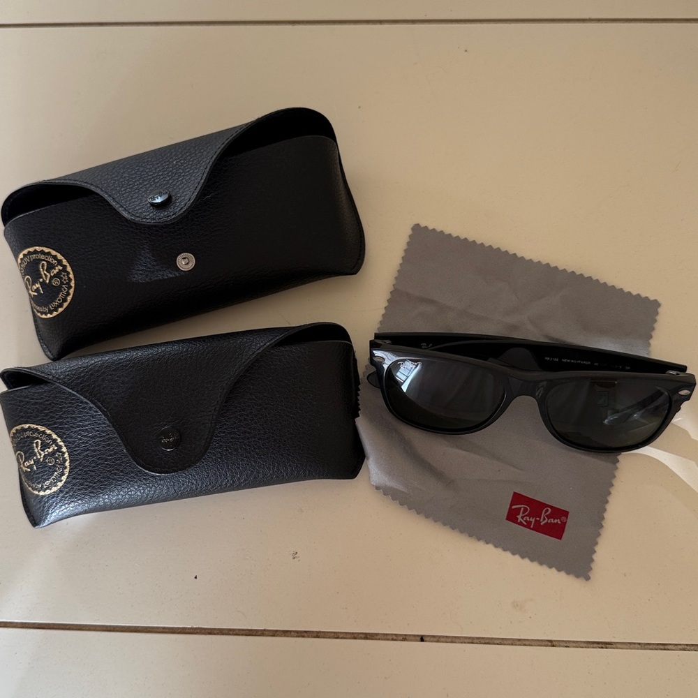 Ray-Ban New Wayfarer Sunglasses with 2 Cases